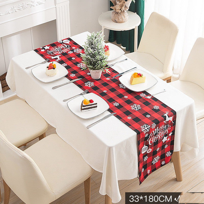 Tartan Christmas Table Runner – Classic Holiday Decoration for a Warm and Elegant Home