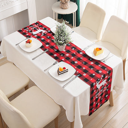 Tartan Christmas Table Runner – Classic Holiday Decoration for a Warm and Elegant Home